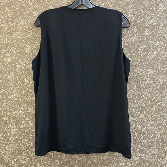 🔥🔥🔥NEW Tahari Black Zip Sleeveless Blouse Top - Picture 5 of 6